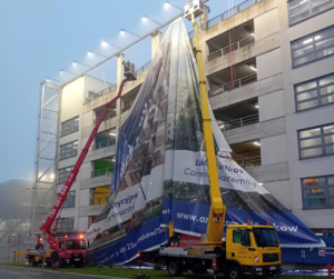 Montaż reklamy wielkoformatowej